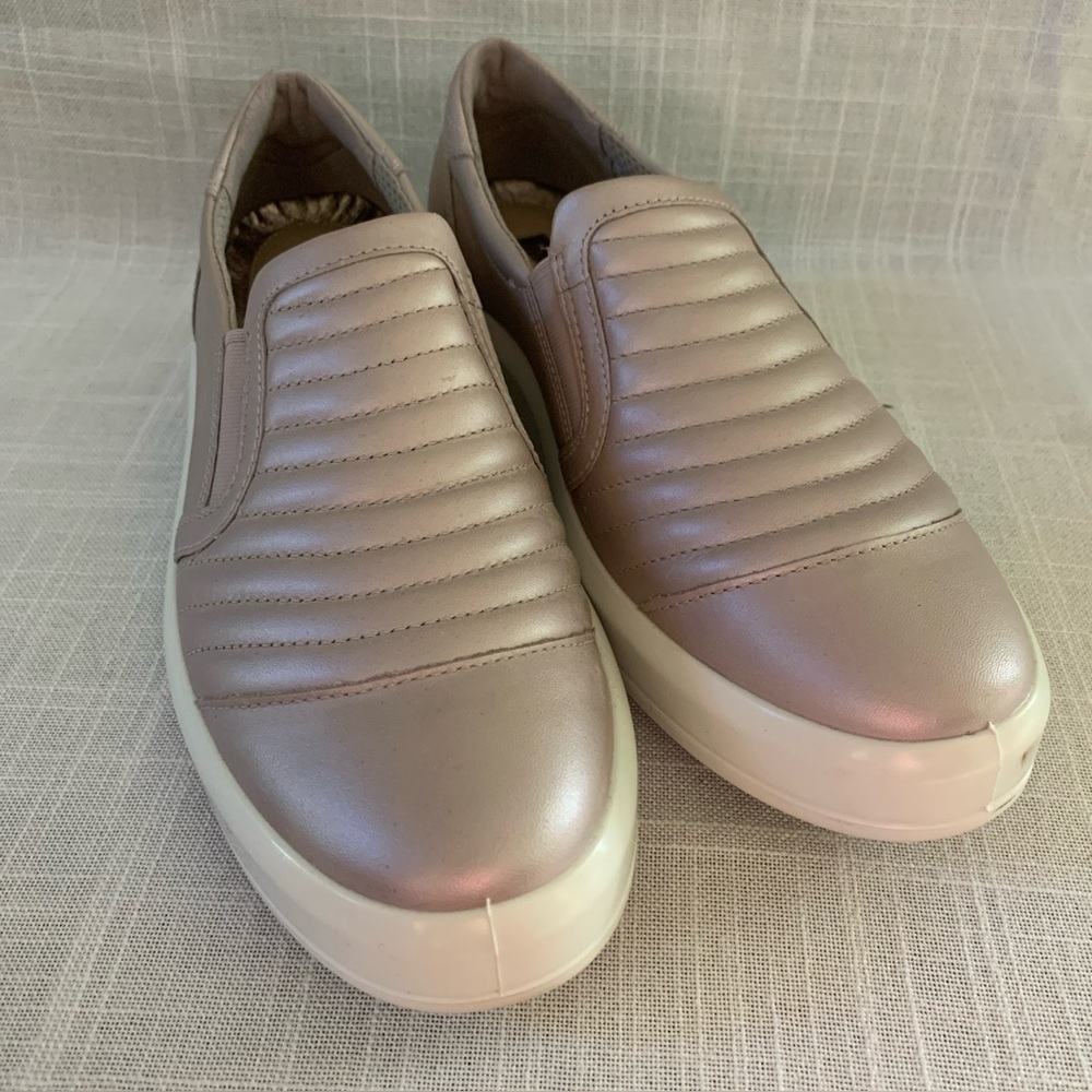 Ecco Women’s Shoes Slip On Loafers Gold / Blush Pink Soft 7 W Size 9 / 9.5 EU 40